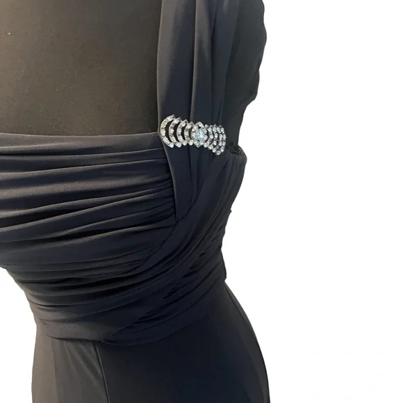 Betsy &‎ Adam Ruffle One Shoulder Women's Dress With rhinestone Accents, Size 4